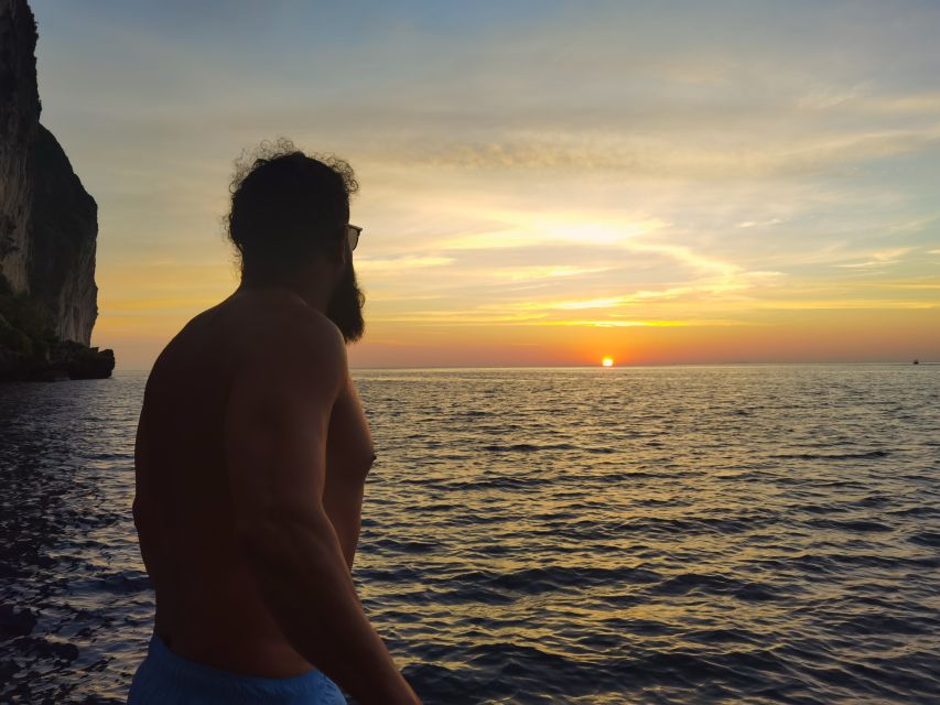 Phi Phi: Maya Bay, Bamboo Island & Plankton Full-Day Tour - Sunset at sea and the bioluminescent plankton swim
