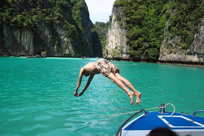 Phi Phi & Maya Bay Speedboat: All-Day Food & Choice of 3 Marinas - Food on the water: halal buffet lunch plus unlimited refills