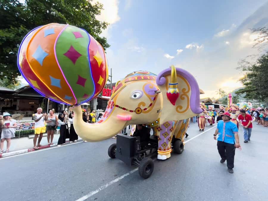 Phuket: Carnival Magic Admission Ticket w Optional Transfer - Should you book Carnival Magic Admission in Phuket?