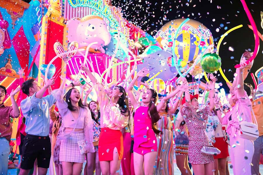 Phuket: Carnival Magic Show and Dinner Combo - What Phuket Carnival Magic Feels Like at Night