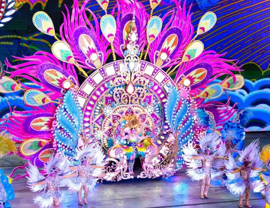 Phuket: Carnival Magic Show with Buffet Dinner - Key highlights at a glance