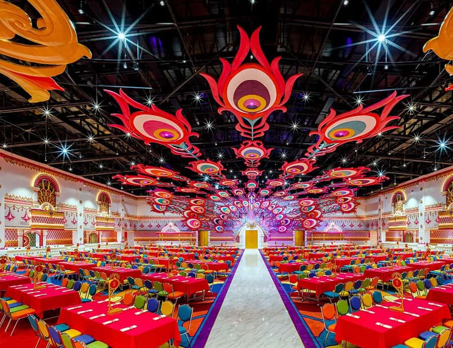 Phuket: Carnival Magic Show with Buffet Dinner - The live show at 20:30, magic plus cultural performances