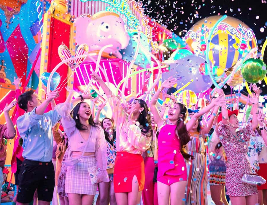 Phuket: Carnival Magic Show with Buffet Dinner - Theme park time first, rides, games, and lots of walking