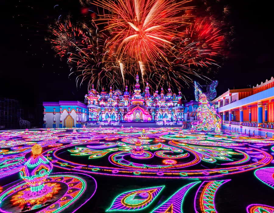 Phuket: Carnival Magic Ticket with Transfer Option - Dining inside the park, plus where breaks fit