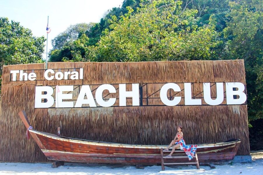 Phuket: Coral Island Day Tour by Speedboat - Timing matters on Coral Island: how to avoid the biggest crowd stress