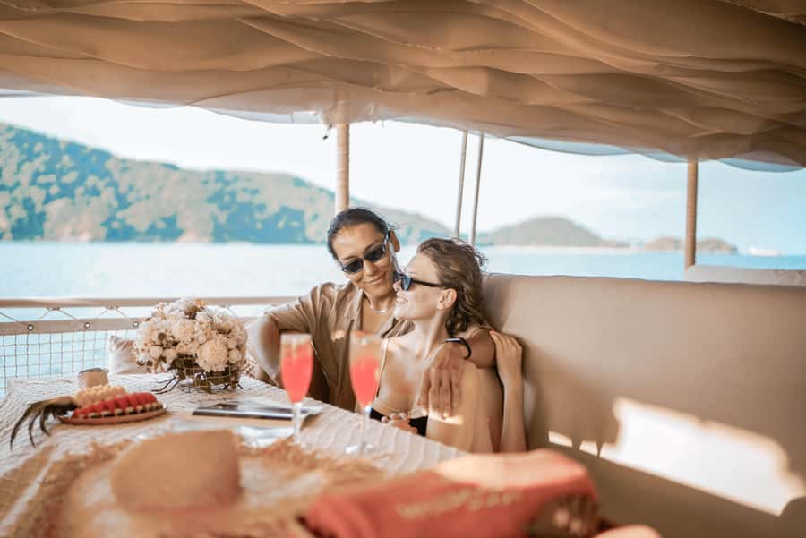Phuket: Coral & Racha Sunset Luxury Catamaran Party Cruise - Dining on the Move: Lunch Buffet and Afternoon Tea That Actually Fills You