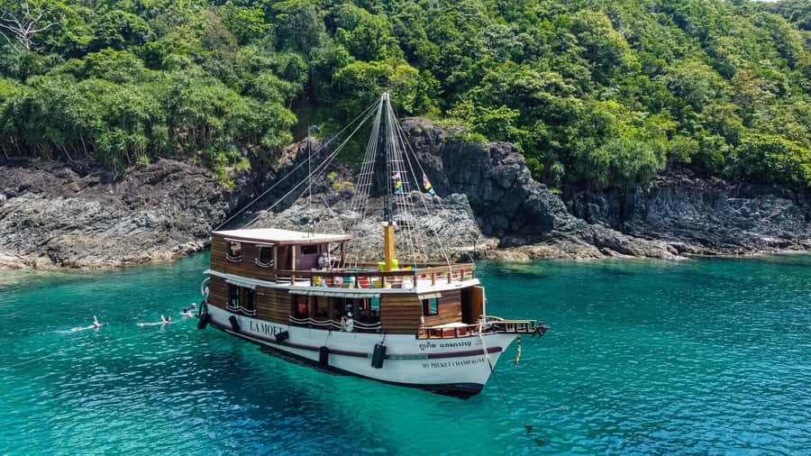 Phuket: Escape the crowds on relaxing boat (Snorkelling) - Rawai Beach to Nai Harn: the cruise gets you in “vacation mode”