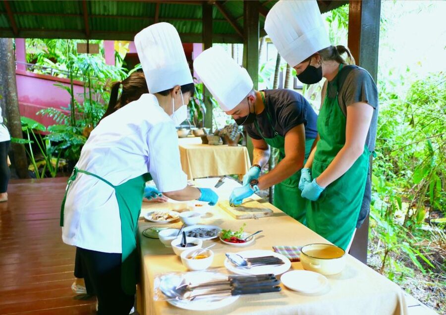 Phuket : Food | Art | Town : Travstore Original F.A.T Tour - A Phuket half-day made of temple, town, and taste