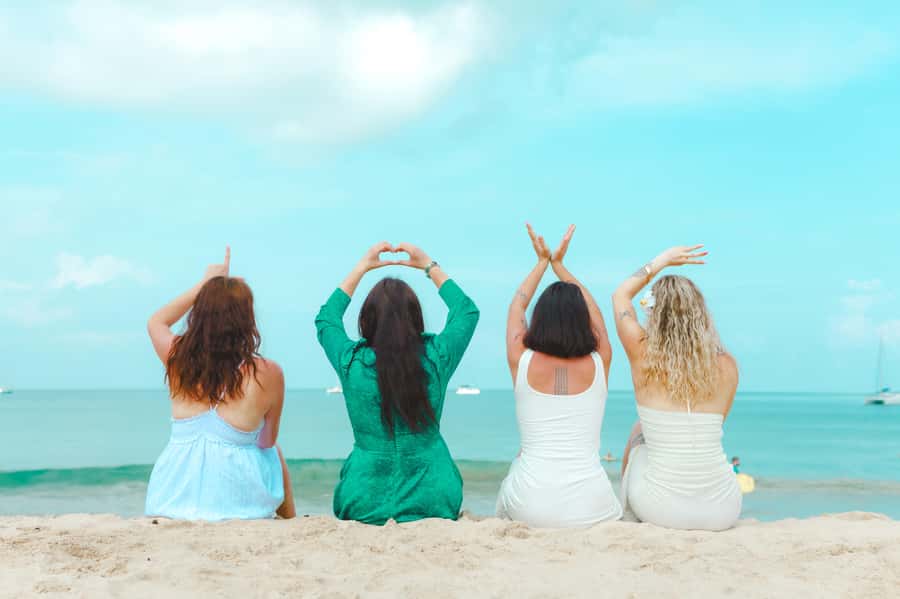 Phuket: Hire a professional photographer at your own resort - Resort Photos in Phuket, the Most Practical Souvenir
