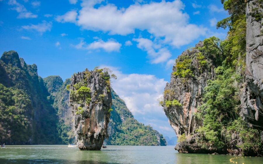 Phuket: James Bond and Laem Haad Beach by Speedboat - Hong Island canoeing: emerald lagoons and limestone cliff scenery