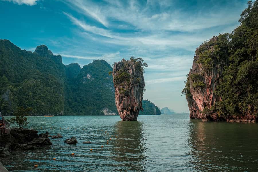 Phuket: James Bond Island and Phang Nga Bay by Premium Yacht - Deluxe yacht comfort on Phang Nga Bay