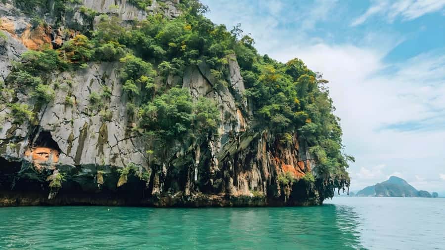 Phuket: James Bond Island Day Trip by Speed Boat with Lunch - Crew and pacing: what makes the difference between fun and stressful