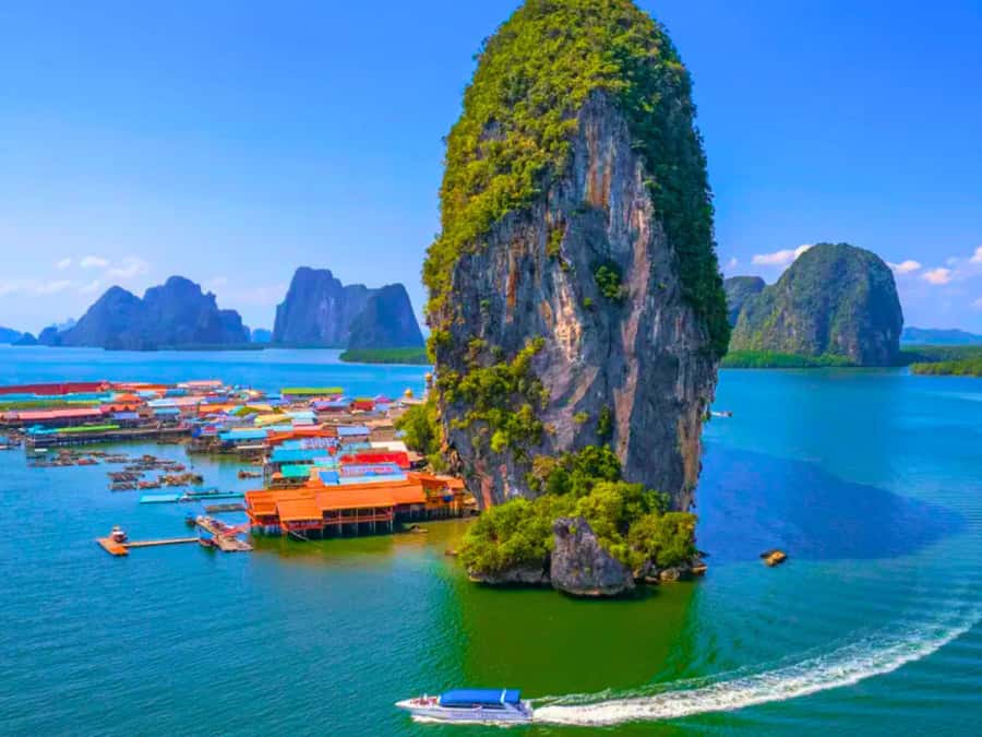 Phuket: James Bonds Island with Lunch and Sea Cave Canoe - Panyee Island Lunch on a Floating Village