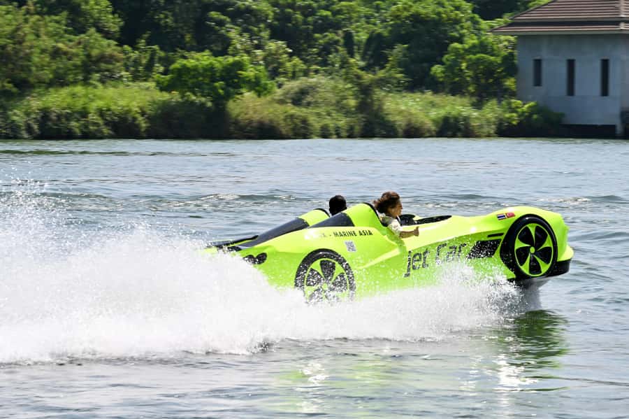 Phuket: Jetcar Lake Circuit Experience - Arriving at the Lake, Finding the Registration Table