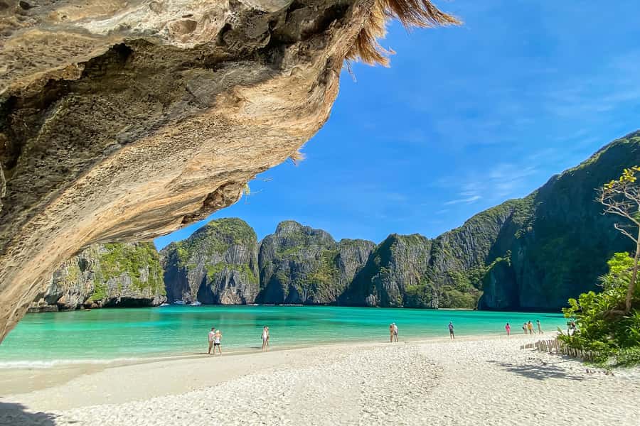 Phuket/Khao Lak: Snorkeling Trip to Phi Phi & Bamboo Islands - Maya Bay: why it is famous, and what to expect from a rules-and-crowds visit