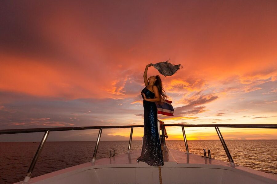 Phuket: Melody Sunset Dinner Cruise - The cruise schedule, from departure to the sunset show