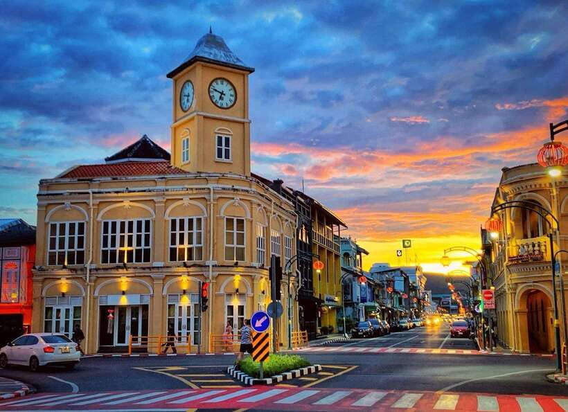 Phuket: Old Town Half-Day Sightseeing with Local Guide - Hotel pickup and the real rhythm of this Phuket day