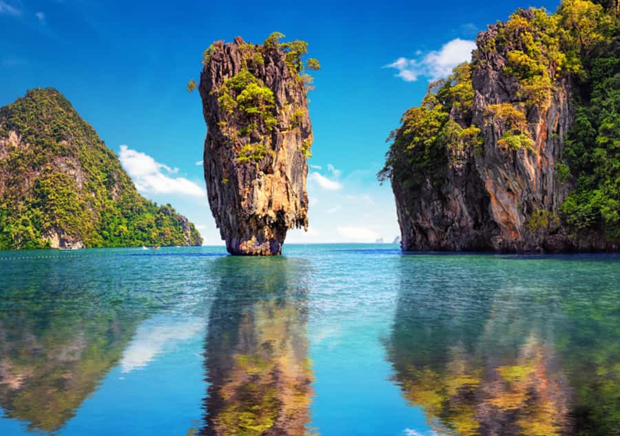 Phuket: Phang Nga Bay Bioluminescent Plankton and Sea Canoes - Dinner in the bay region: Thai-style comfort between activities
