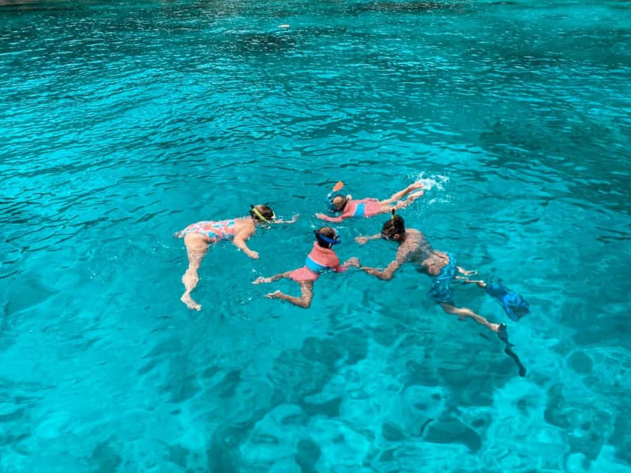 Phuket: Phi Phi & Bamboo Island Day Trip with Buffet Lunch - Boat comfort, sea-day changes, and who should think twice
