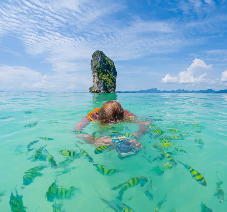 Phuket: Phi Phi & Bamboo Island Day Trip with Buffet Lunch - Lunch on Phi Phi Don: fueling the afternoon