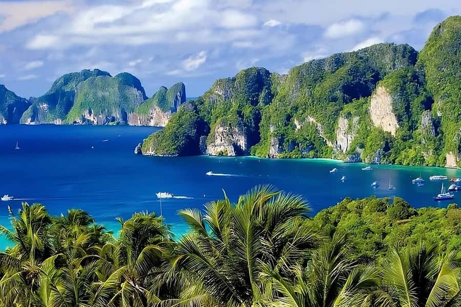 Phuket: Phi Phi & Bamboo Islands Snorkeling by Speedboat - A 10-hour Phi Phi and Bamboo plan that makes sense