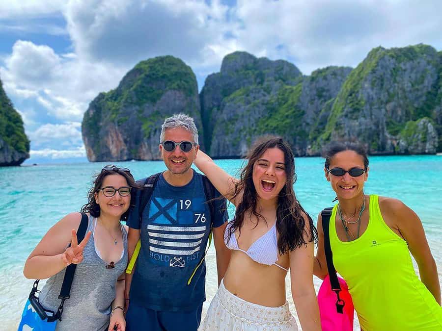 Phuket: Phi Phi & Bamboo Islands Snorkeling by Speedboat - Phi Phi Don lunch break: where the day resets