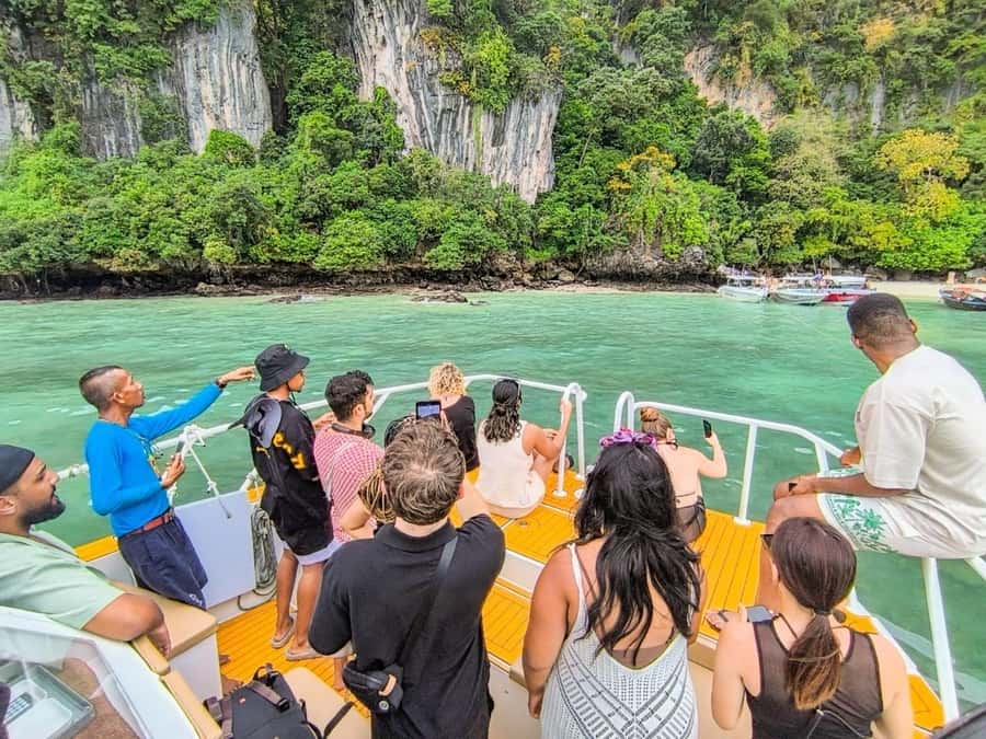Phuket: Phi Phi, Bamboo & Maithon by Premium Speed Catamaran - Monkey Beach photo time, quick and scenic