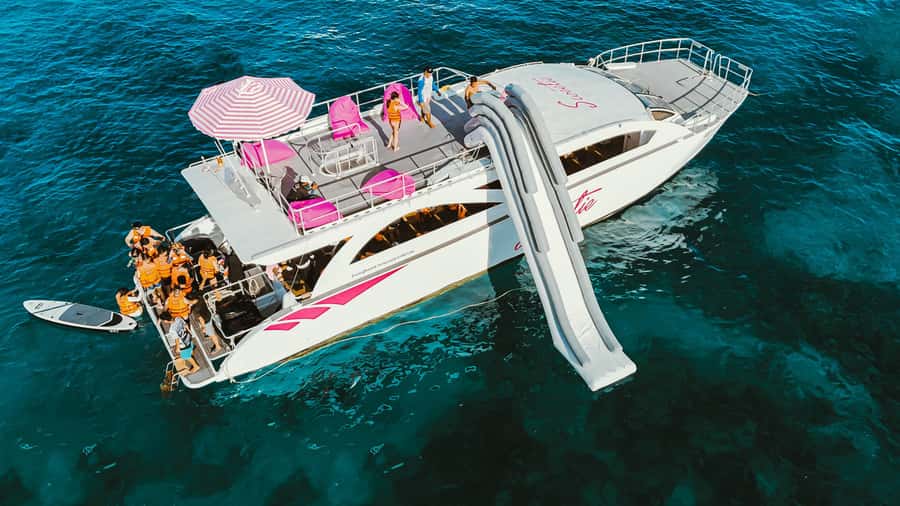 Phuket:Phi Phi, Bamboo, Maiton, Maya Speed Catamaran Tour - Quick take: what you will like most