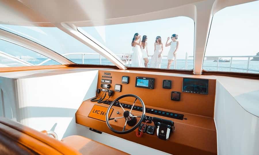 Phuket:Phi Phi, Bamboo, Maiton, Maya Speed Catamaran Tour - Sweetie 2025 catamaran, speed that stays comfortable