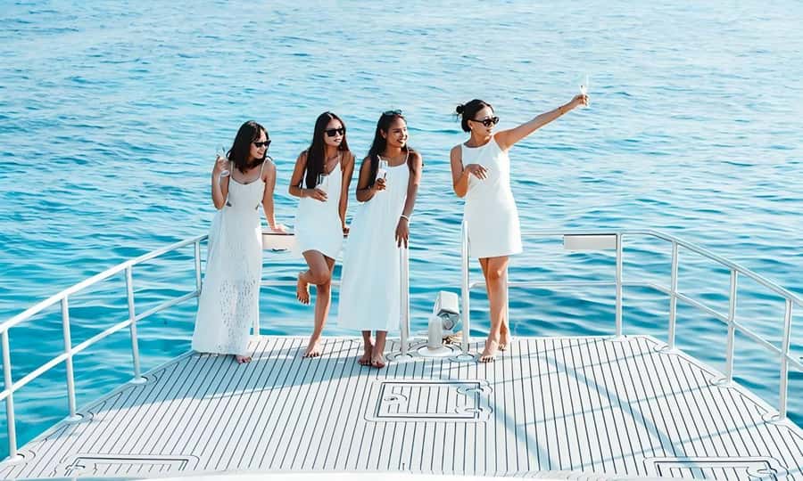 Phuket:Phi Phi, Bamboo, Maiton, Maya Speed Catamaran Tour - Hotel pickup to Chalong Pier, what your morning timing should assume