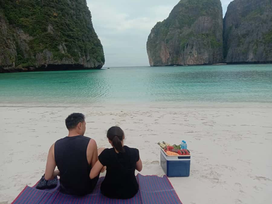 Phuket: Phi Phi Island Sunrise Group Speedboat Tour - The real reason to do a sunrise Phi Phi day from Phuket