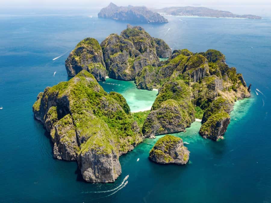 Phuket: Phi Phi Islands, Bamboo Island and Pileh Lagoon Trip - Viking Cave photo stop: great pictures, limited access