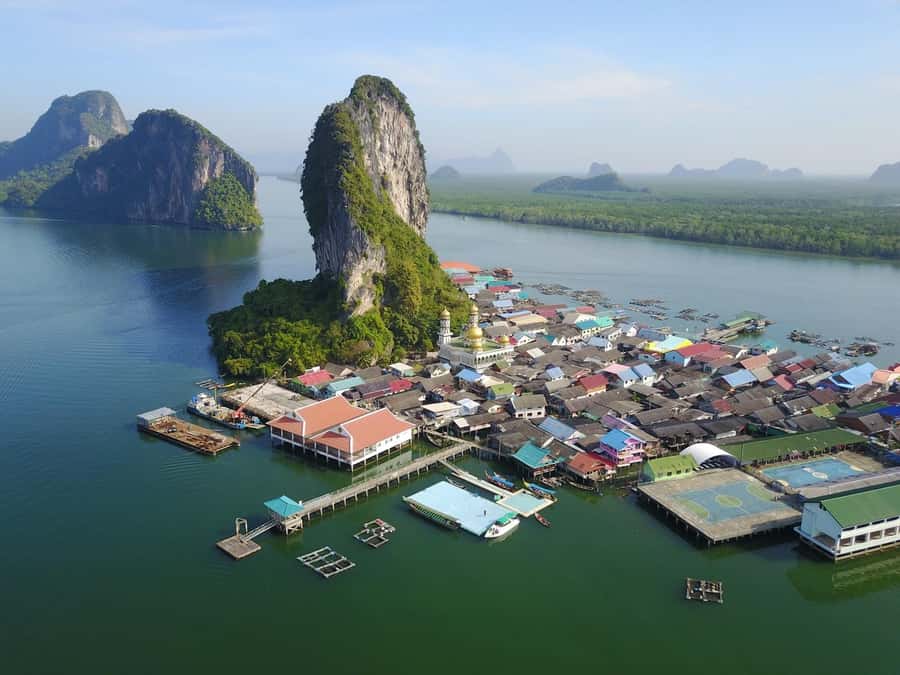 Phuket: Phi Phi & James Bond Island Combo Day Tour w/Lunch - Maya Bay: the short walk and the best chance for calm photos