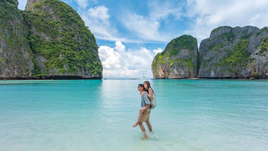 Phuket: Phi Phi Khai or Maiton Island by Speedboat/Catamaran - Maya Bay today: photo from the right places, no walking in the bay