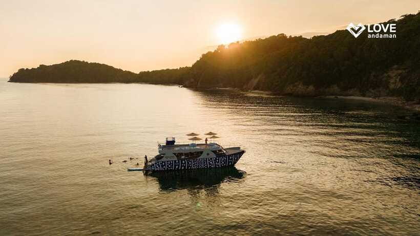 Phuket: Phi Phi Maiton Island Sunset Premium Catamaran Tour - Lunch on Phi Phi Don, Plus a Proper Meal Break