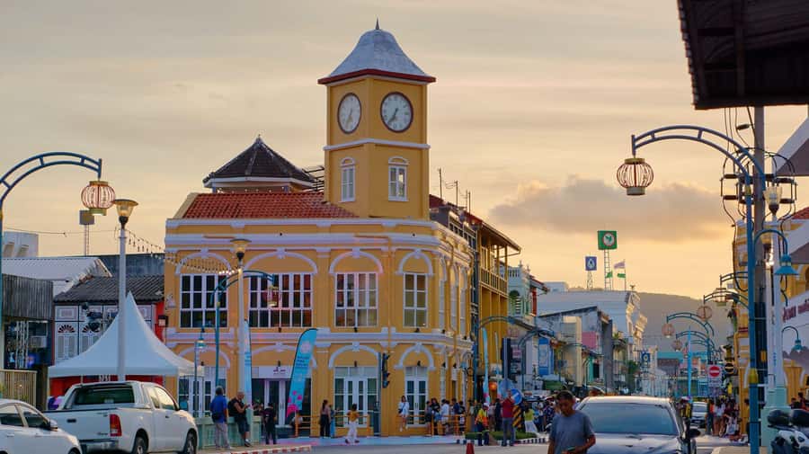 Phuket: Private City Tour &Driver –Customize Your Highlights - Why a private English-speaking driver is the secret sauce in Phuket