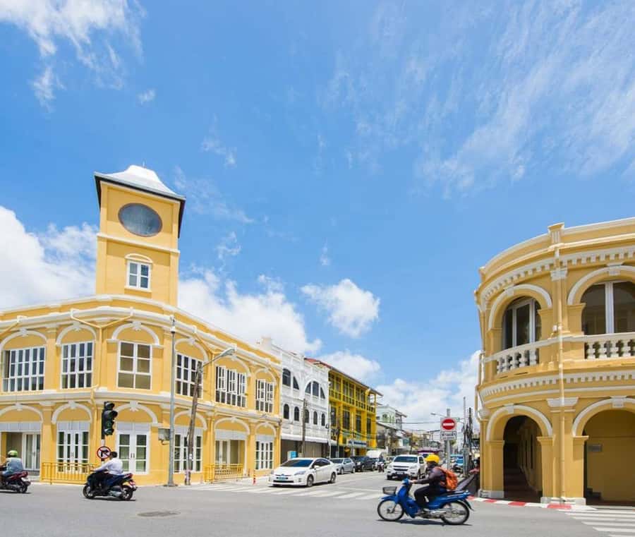 Phuket Private Landmark Guided Tour - How the private 6-hour format keeps Phuket from feeling chaotic