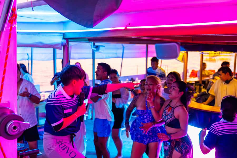 Phuket: Racha & Coral Island Day Trip by OMBRE Yacht - Snorkeling and paddle board: how to use the inclusions well