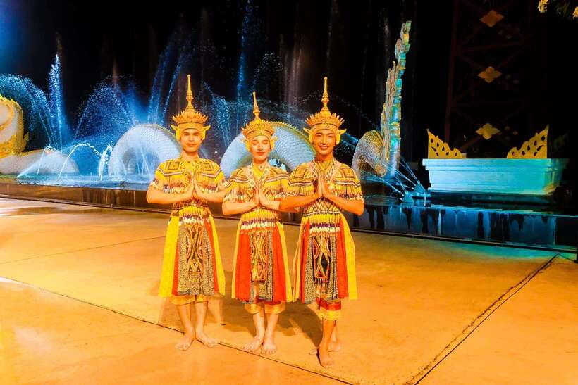 Phuket: Siam Niramit Ticket with Round Transfer and Dinner - Animal encounters: the elephant part is worth thinking about