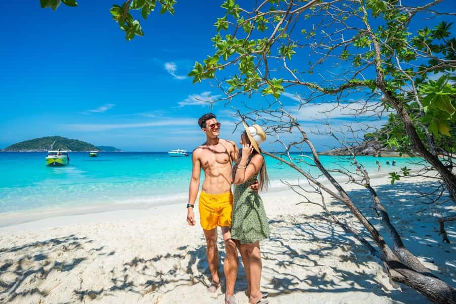 Phuket: Similan Island Full-Day Trip by Speedboat with Meals - Miang Island on Koh 4: walking time and a first taste of the water