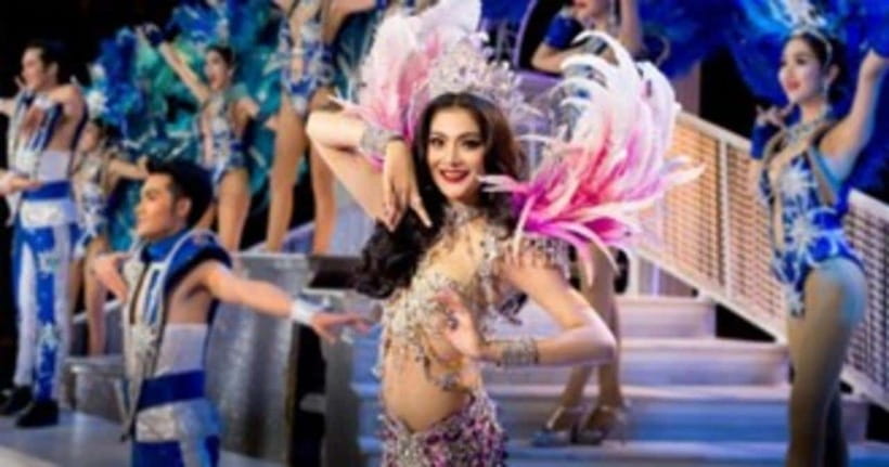 Phuket: Simon Cabaret Show Admission Ticket With Transport - Photo rules, tipping norms after the performance, and how to handle it politely