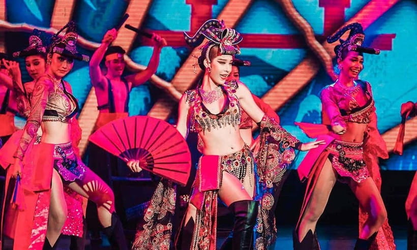 Phuket: Simon Cabaret Show Tickets Optional First 3 Rows - The Show Itself, Stage Sets From Palace to Sphinx
