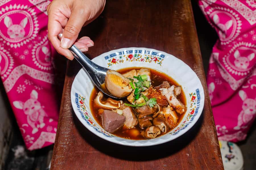 Phuket: Southern Flavours Food Tour with 15+ Tastings - Starting in Phuket Old Town, Ranong Main Market is where it clicks