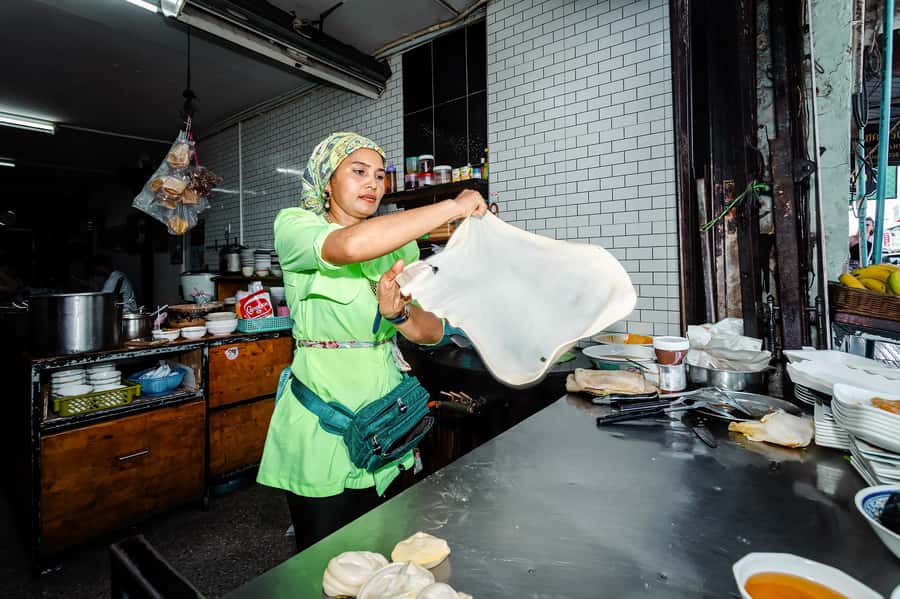 Phuket: Southern Flavours Food Tour with 15+ Tastings - Massaman curry with roti, plus the noodles stop you’ll remember