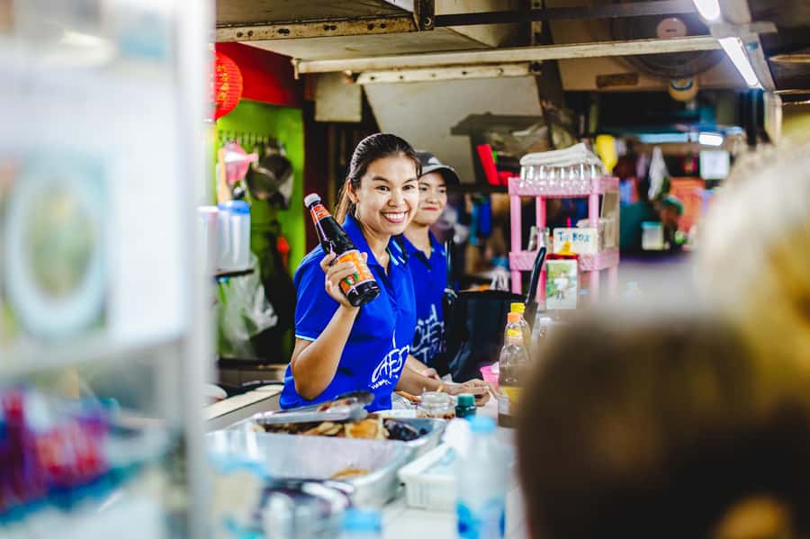 Phuket: Southern Flavours Food Tour with 15+ Tastings - What 15+ tastings in 4 hours actually means for your stomach