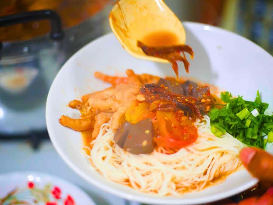 Phuket: Southern Thai Flavors Food Tastings Tour - Saphan Hin break and tasting time: how to handle the mid-tour food overload