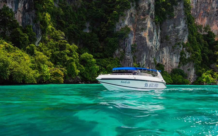 Phuket: Speedboat Day Trip to Phi Phi and Maya Bay - Ko Phi Phi Le: the big island block for snorkeling and swimming
