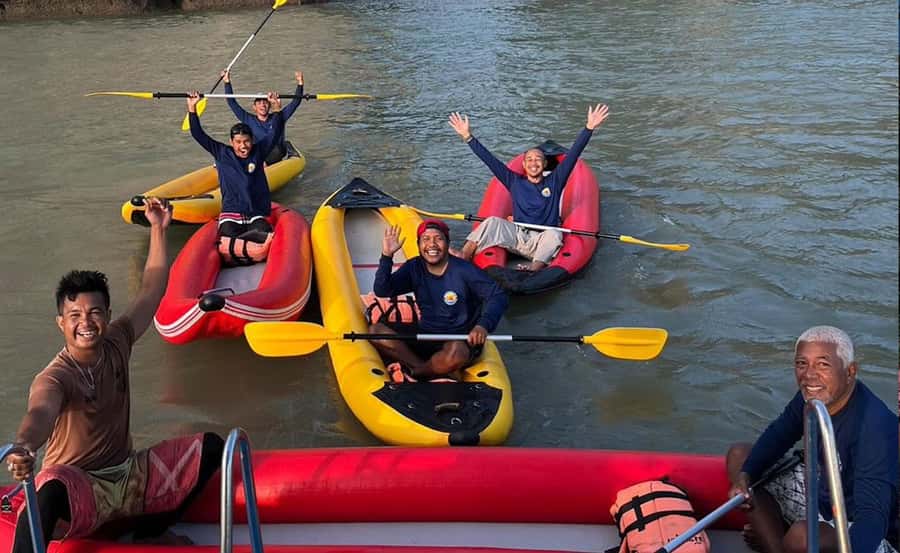 Phuket : Twilight Sea Canoe Tour with Glowing Plankton - Food on the Water: Lunch, Dinner Buffet, and Vegetarian Options