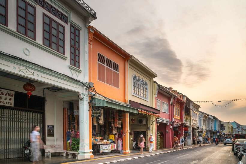 Phuket: Wat Chalong, Viewpoint, and Old Town Guided Tour - Phuket Old Town walk: Sino-Portuguese buildings and real street energy