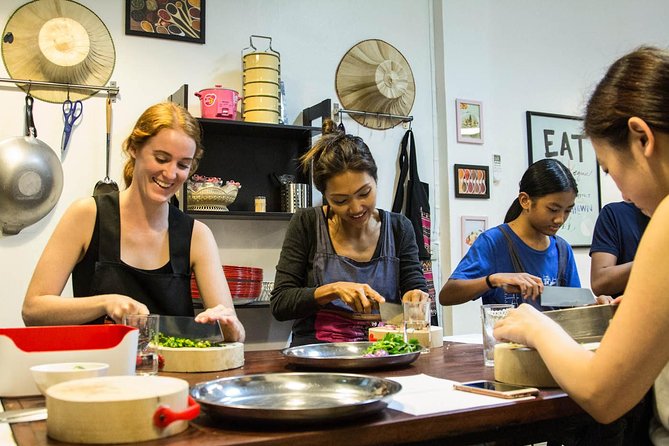 Pink Chili - Thai Cooking Class and Market Tour in Bangkok - Meeting point, timing, and why you should plan arrival buffer